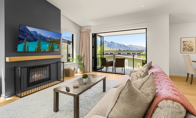 Queenstown House | Queenstown Forest Retreat - 4BR, Pool Table, Views