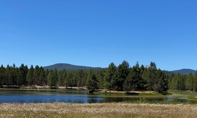 Sunriver Condo | Quelah Condo 106, Best Views of Lake Aspen, Air-Conditioned!