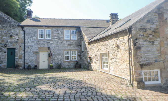 Stoney Middleton Cottage | QUERC, pet friendly, character holiday cottage in Stoney Middleton