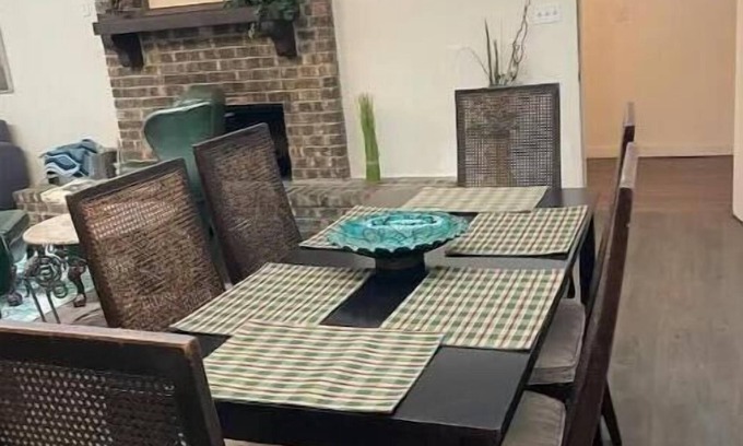 Portland House | Quick Access/Sleeps 10/Pets Ok