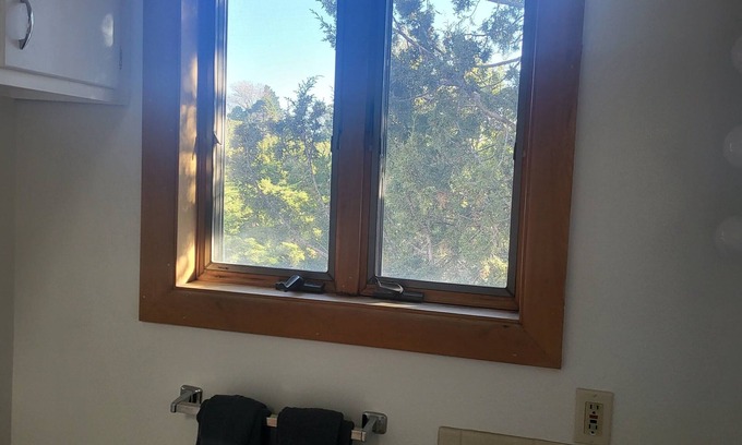 Vista Encantada Apartment | Quiet 1-bedroom apartment with private yard and mountain views in upscale area