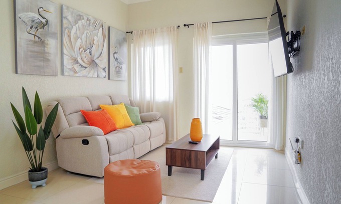 Jack's Hill Apartment | Quiet 2-bedroom apartment with WiFi and patio fitness area in vibrant Kingston