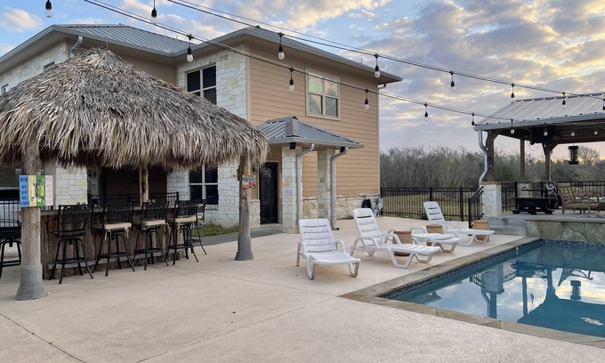 Beach City House | Quiet 2 Bedroom Guest Suite with backyard oasis.