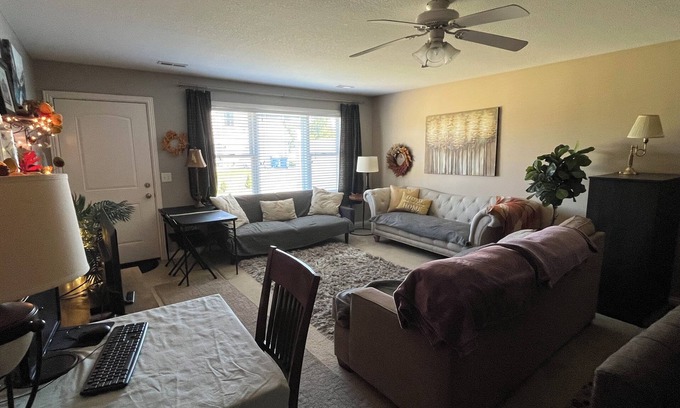 Auburn Condo | Quiet 2 Bedroom Home in Auburn, Indiana