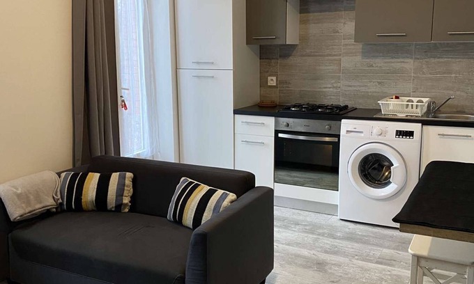 Saint-Martin-sur-Ocre Apartment | Quiet 2-person studio with garden and enclosed courtyard