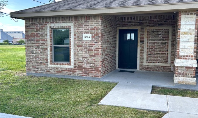 Harlingen Apartment | Quiet 2BR Retreat -Fenced yard -Modern Duplex