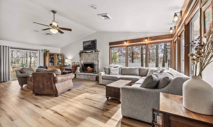 Park Ridge House | Quiet 3 bedroom family friendly bungalow in peaceful Stevens Point