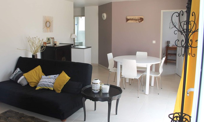 Nieul-sur-Mer House | Quiet 4-person house with patio 10 minutes from La Rochelle and Ile de Ré