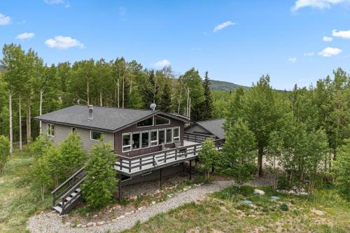 Alma House | Quiet Alma Home with Deck - 20 Mi to Breckenridge!