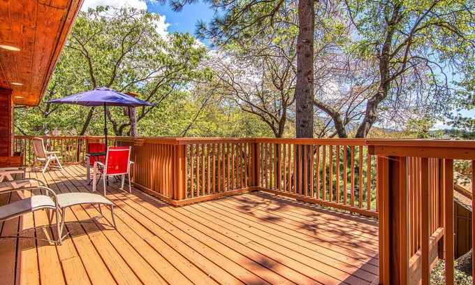 Pine Cove Cabin | Quiet and cozy mountain retreat. Family home away home. VIEWS!