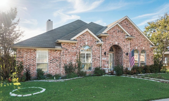 Lewisville House | Quiet and calm neighborhood