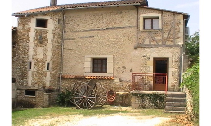 Grignols Cottage | Quiet and close to tourist sites in the Perigord