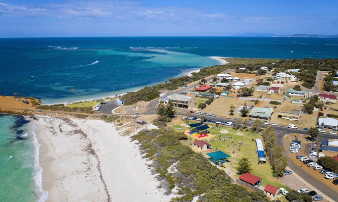 Hopetoun Ski Chalet | Quiet and comfortable chalet in the heart of town.