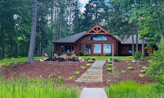 Pine River House | Quiet and cozy cabin located on the white fish chain.