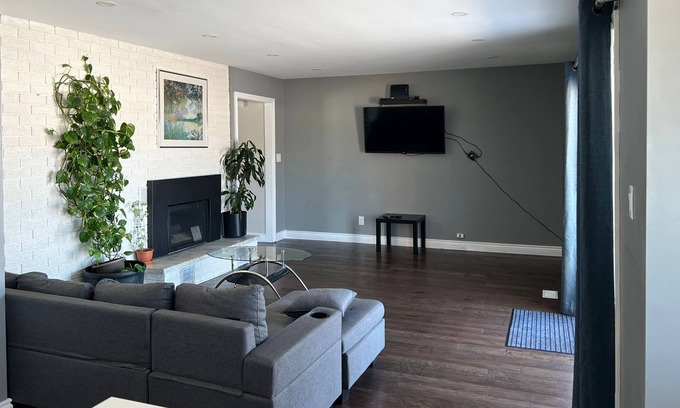Hampton Cottage | Quiet and Peaceful 5 Bedroom Holiday Cottage