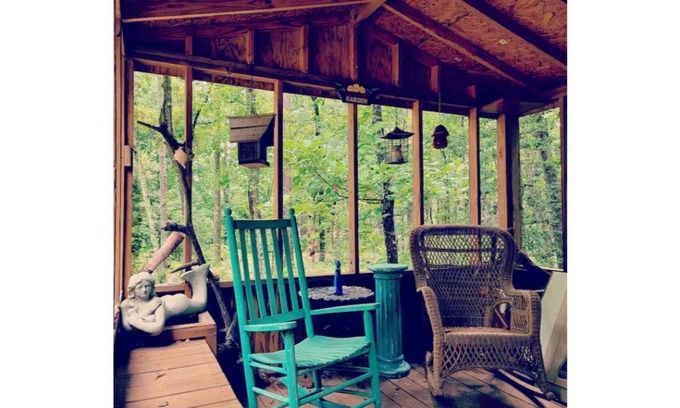 South Carolina Lakes & Blackwater Rivers House | Quiet and rustic Glamper with an artsy vintage vibe