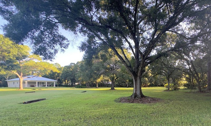 Fort Pierce House | Quiet and Secluded. Breakfast Included,
