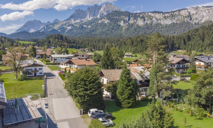 Sankt Johann in Tirol Apartment | Quiet apartment with a terrace