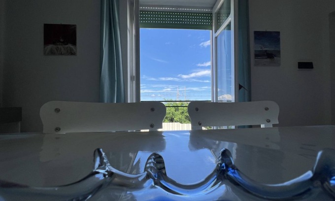 Paola Apartment | Quiet apartment a stone's throw from the sea