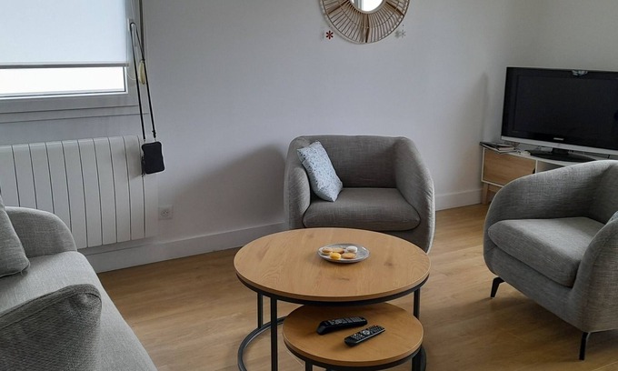 Gujan-Mestras Apartment | Quiet apartment