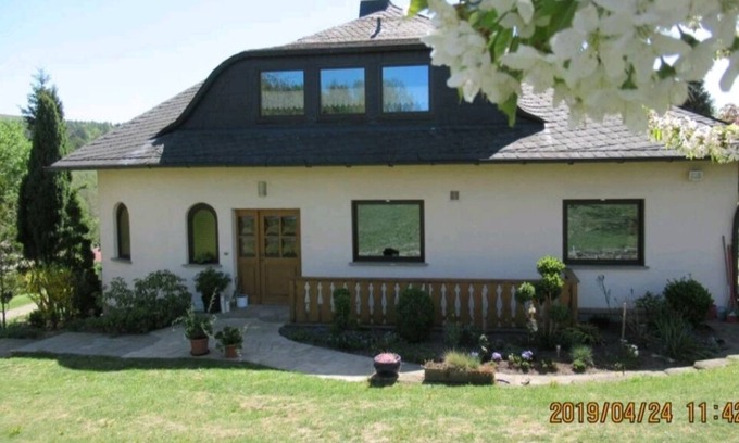 Breitbrunn Apartment | Quiet apartment in country villa, about 85 sqm