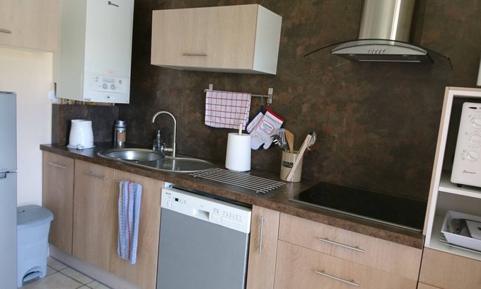 Maraussan Apartment | QUIET APARTMENT IN RESIDENTIAL AREA