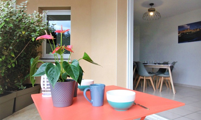 Carcassonne Apartment | Quiet Apartment, Parking, Térasse, Lift, WIFI, Coffee.