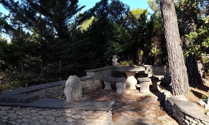 Lacoste Apartment | Quiet apartment under the large cedar tree with breathtaking views of the Luberon.