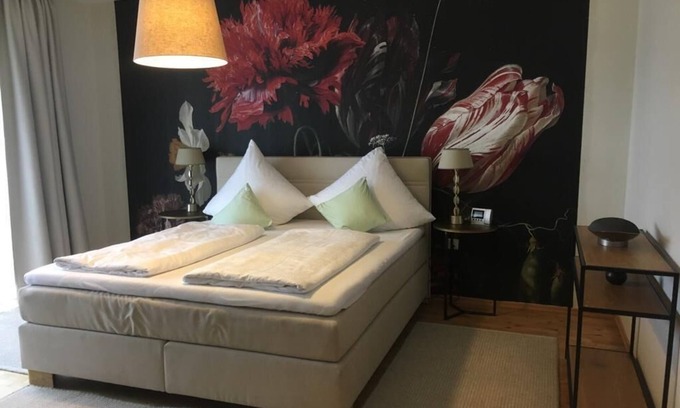 Freyung Apartment | Quiet apartment with balcony (50 sqm)