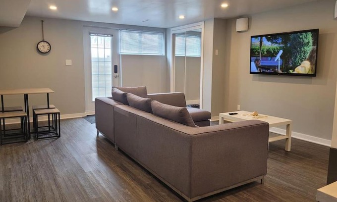 Longueuil Apartment | QUIET Appartment near Montreal CITQ 3O9764