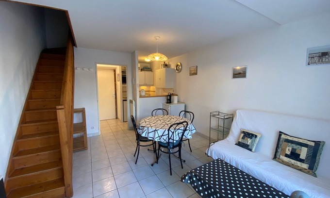 Fouras Apartment | Quiet Area Near Beach – Cosy Duplex with Parking