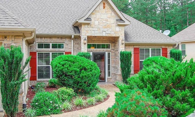Hot Springs Village House | Quiet, Beautiful Home Nestled in the woods