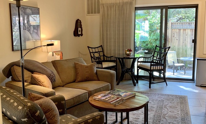 East Sacramento House | Quiet, Beautiful, East Sacramento Oasis - Walk to Coffee, Restaurants and Shops