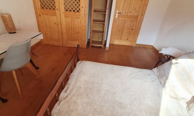 Neydens Bed & Breakfast | Quiet break Spacious room for rent in Neydens, near Geneva