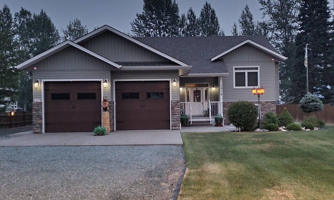 Prince George House | Quiet & Bright - 1King Bed - 1Bath - WiFi - Find your Aloha @ Sommerville Sweet!