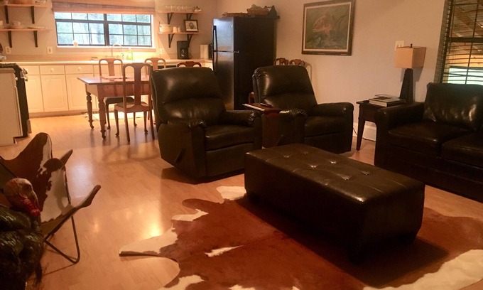 Saint Bernard House | Quiet cabin minutes away from world-class fisheries