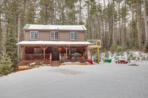 Eagle River House | Quiet Cabin on 5 Acres Less Than 2 Mi to Chain O Lakes