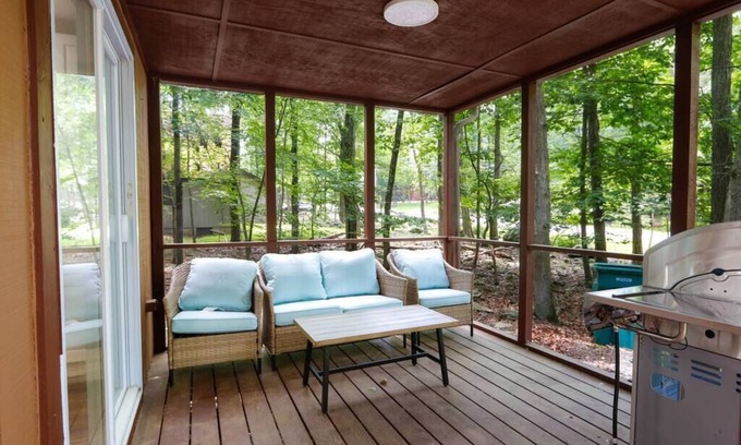 East Stroudsburg House | Quiet Chalet in the Woods, Family Getaway