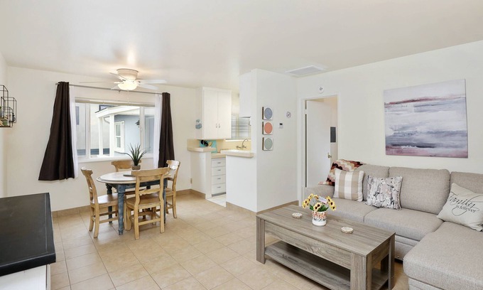 West Newport Apartment | Quiet, Charming, Great Value @ The Beach, 2 Blocks to Sand, BBQ, w/AC