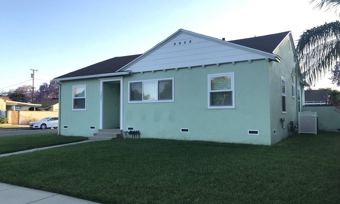 Harbor House | Quiet, comfortable and clean Long Beach unheated pool house.