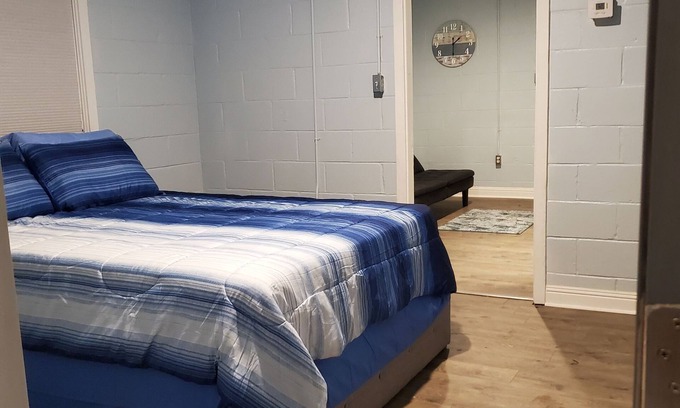 Macon House | Quiet convenience