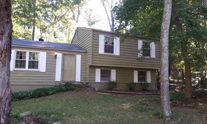 Stone Mountain House | Quiet & Convenient