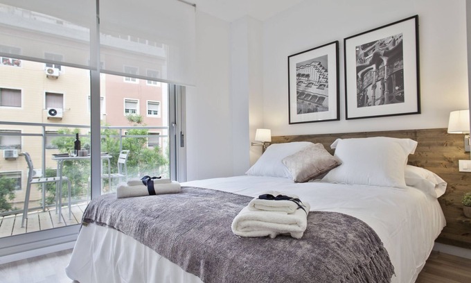 Sants-Badal Apartment | Quiet & cosy apartment up to 5