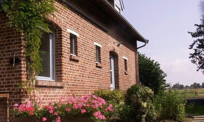Fournes-en-Weppes Cottage | Quiet cottage with garden, Wifi and parking near Lille