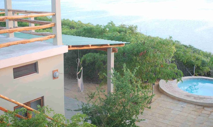 Vilanculos Cottage | Quiet cottage in bush overlooking Bazaruto Archipelago