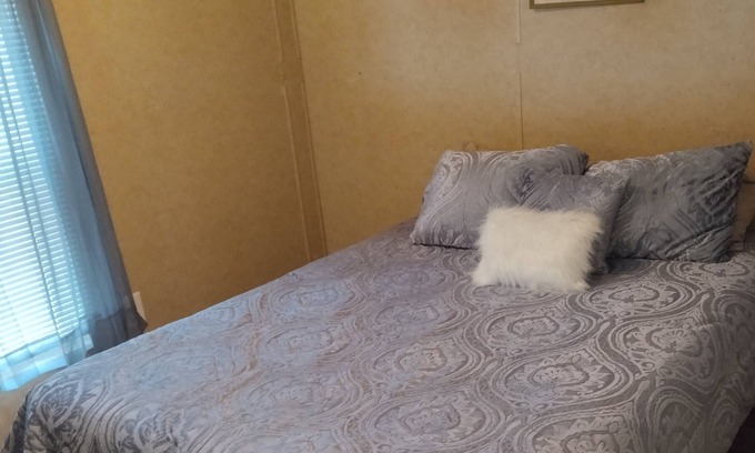 Fellowship Cottage | Quiet Cottage on a beautiful farm - 10 mins to WEC