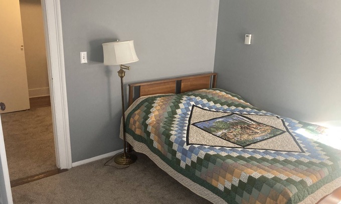 Newark Other | Quiet Country Apartment on a dead end road!