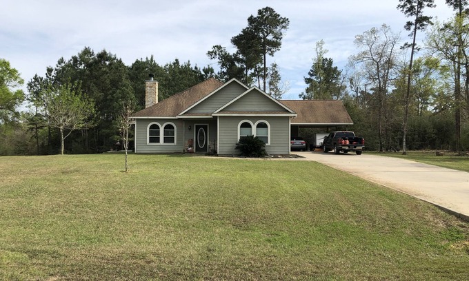 Livingston House | Quiet, country home surrounded by nature located just minutes from amenities.