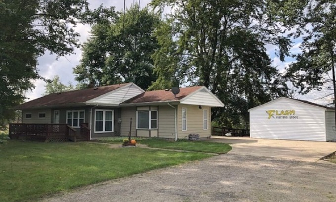 Hamersville House | Quiet Country Home sleeps 22 people, perfect for Reunions, Teams, Retreats