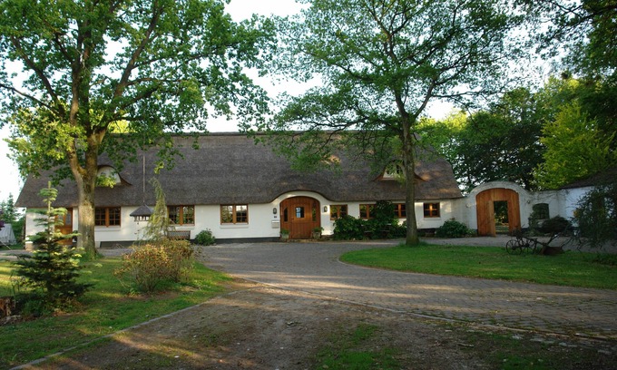 Ahrenviol House | Quiet country house idyll between the seas - under thatch - with garden use